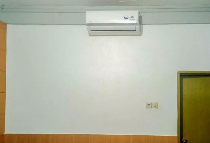 Hotelli Homestay Akik Hijau Near Panakkukang