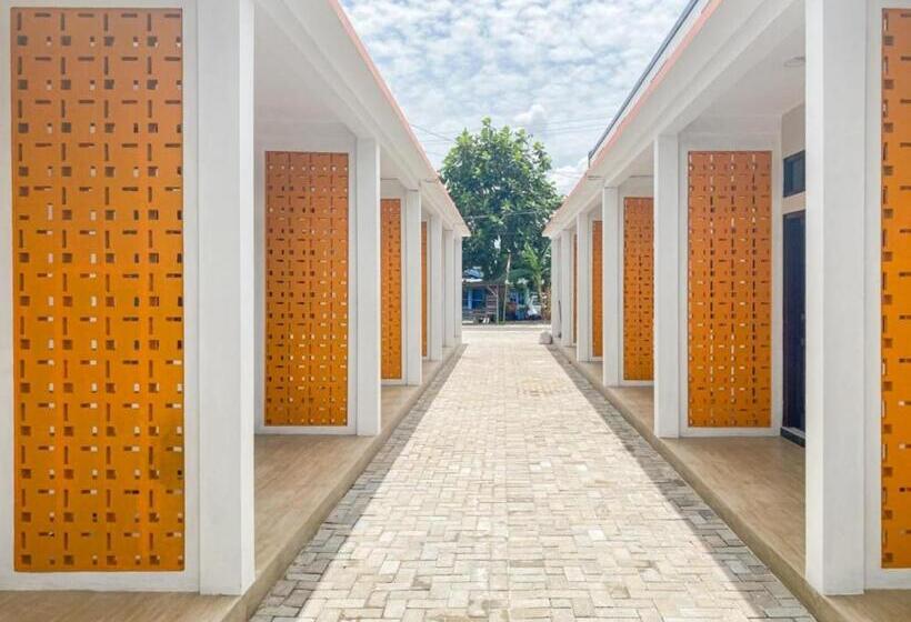 בית מלון כפרי Reddoorz Plus At Orange Diponogoro Palangkaraya