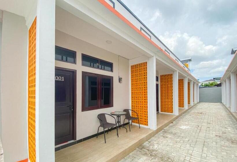בית מלון כפרי Reddoorz Plus At Orange Diponogoro Palangkaraya