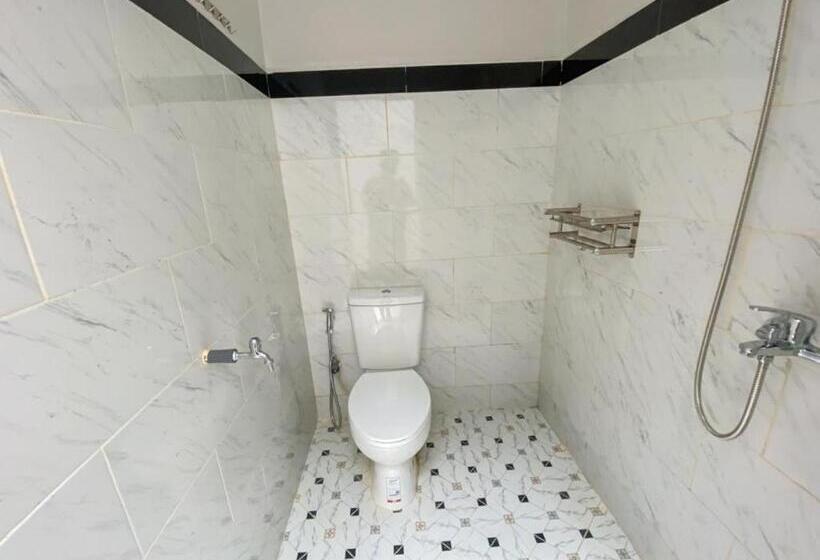 בית מלון כפרי Reddoorz Plus At Orange Diponogoro Palangkaraya