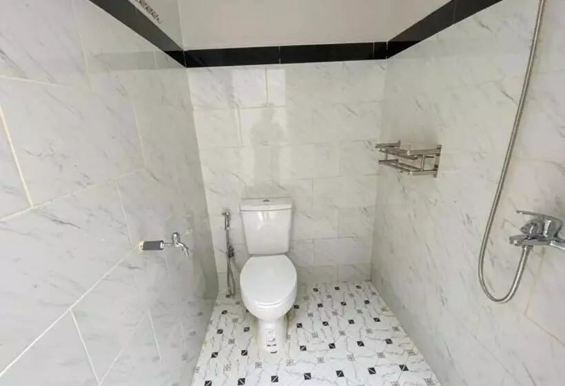 ホテル Reddoorz Plus At Orange Diponogoro Palangkaraya