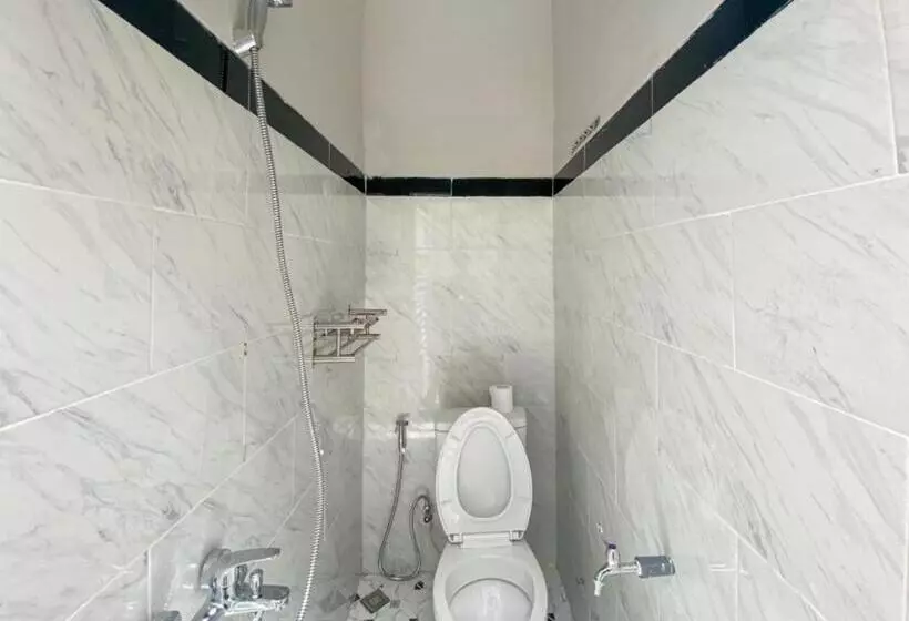 ホテル Reddoorz Plus At Orange Diponogoro Palangkaraya