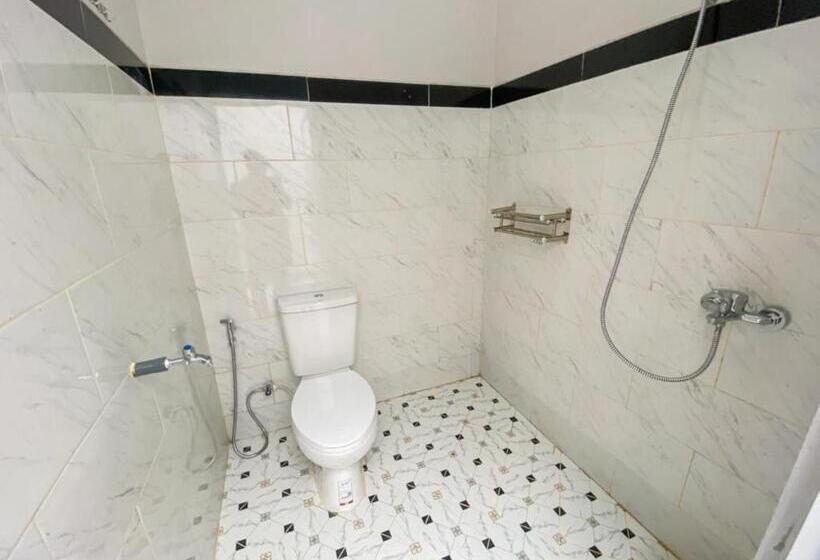 בית מלון כפרי Reddoorz Plus At Orange Diponogoro Palangkaraya