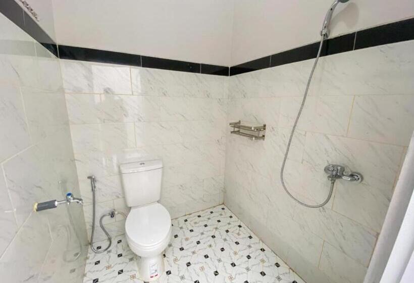 בית מלון כפרי Reddoorz Plus At Orange Diponogoro Palangkaraya