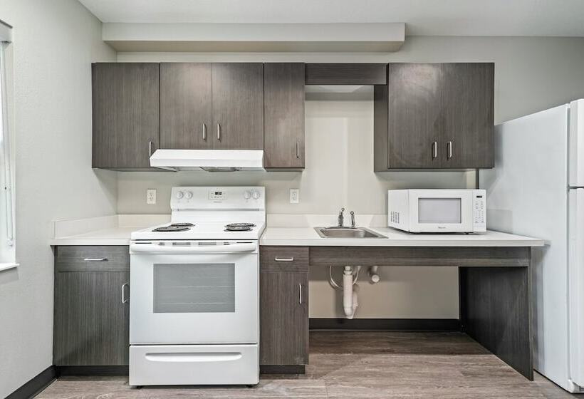 מוטל Ocala Suites