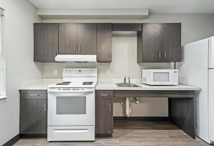 מוטל Ocala Suites