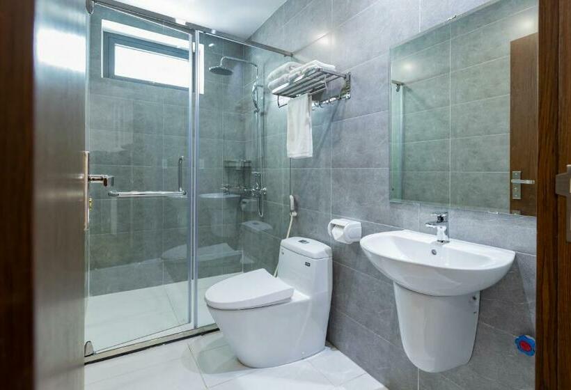 Phong Lan Building And Apartments