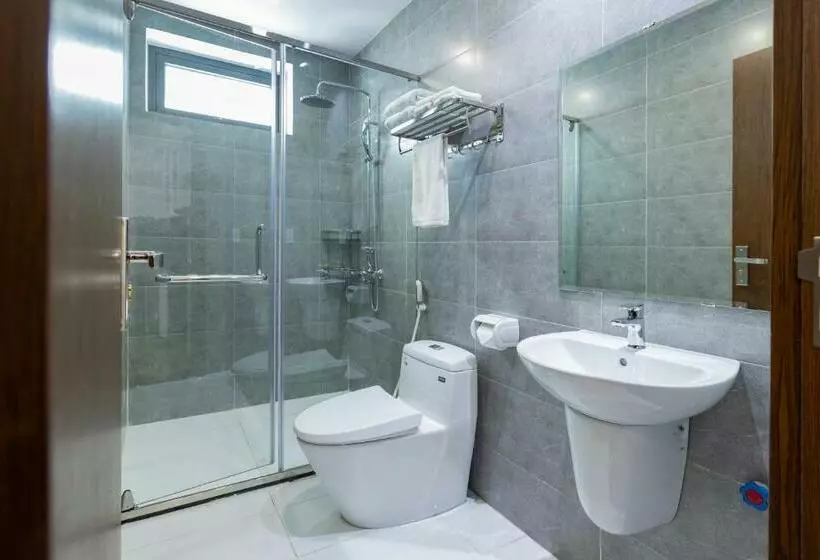 Phong Lan Building And Apartments