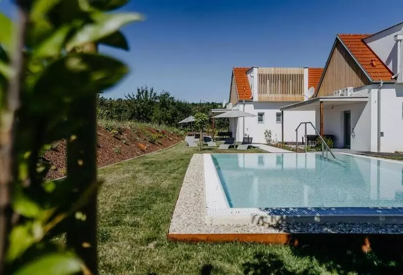 Weinberg Chalet 2