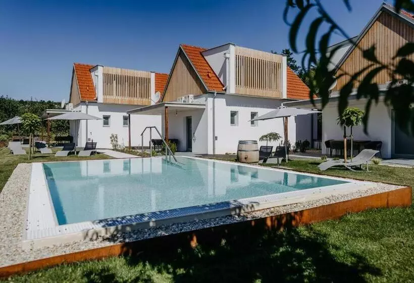 Weinberg Chalet 2