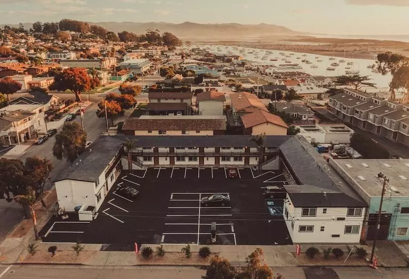 Retkeilymaja Blufftop Inn & Suites   Wharf/restaurant District