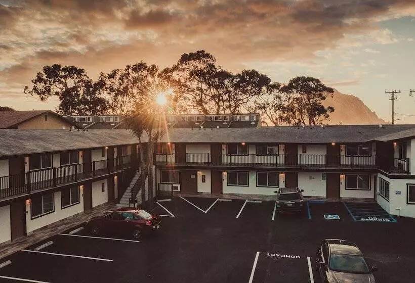 Retkeilymaja Blufftop Inn & Suites   Wharf/restaurant District