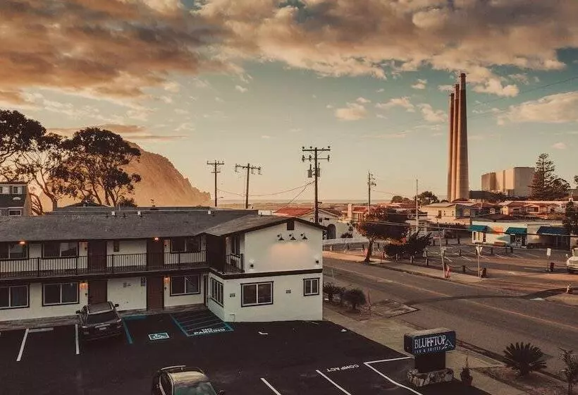 Retkeilymaja Blufftop Inn & Suites   Wharf/restaurant District