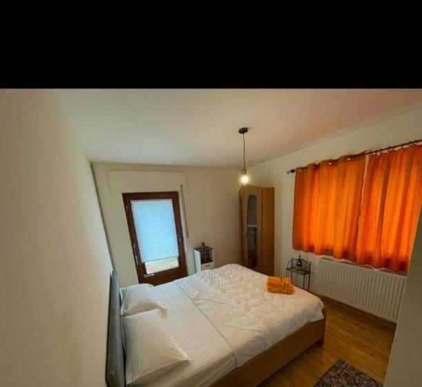 호스텔 Osteria Mediterranean