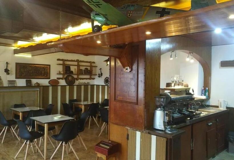 호스텔 Osteria Mediterranean