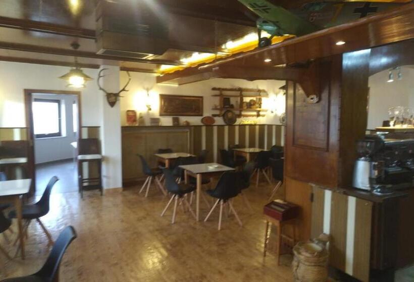 호스텔 Osteria Mediterranean