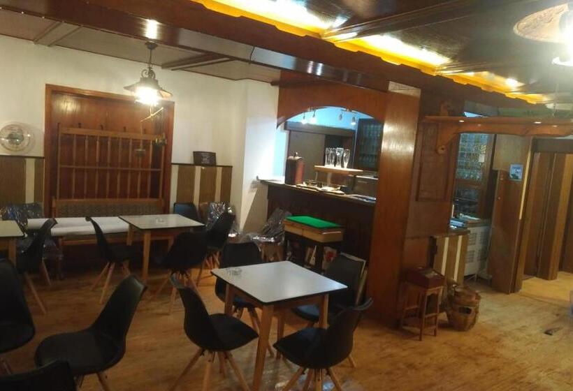 호스텔 Osteria Mediterranean