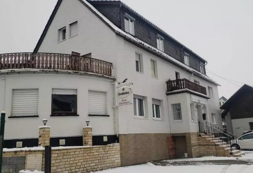 Retkeilymaja Osteria Mediterranean