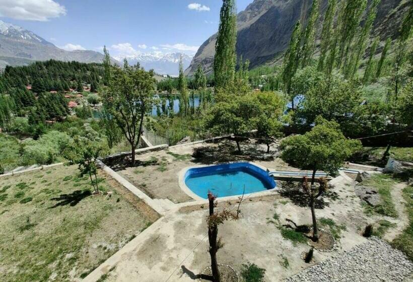 هتل Orangeloft Lower Kachura Lake