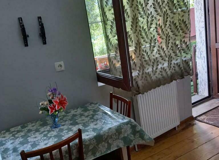 پانسیون Chirti Guest House