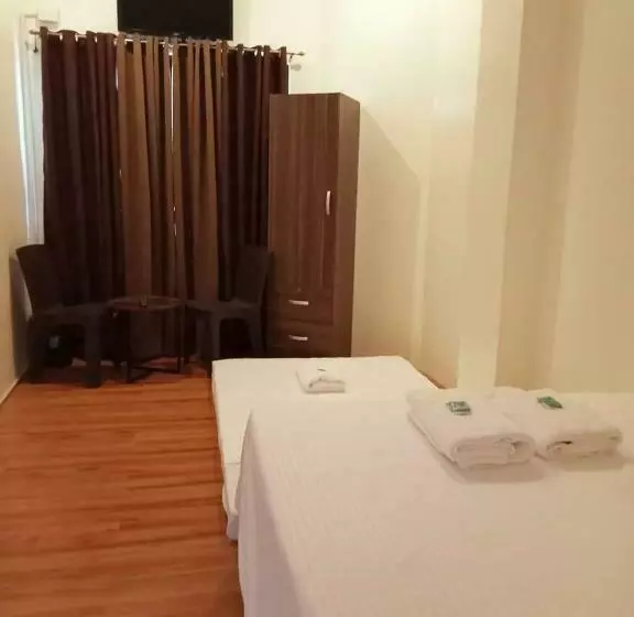 هتل کپسول Avelina Inn