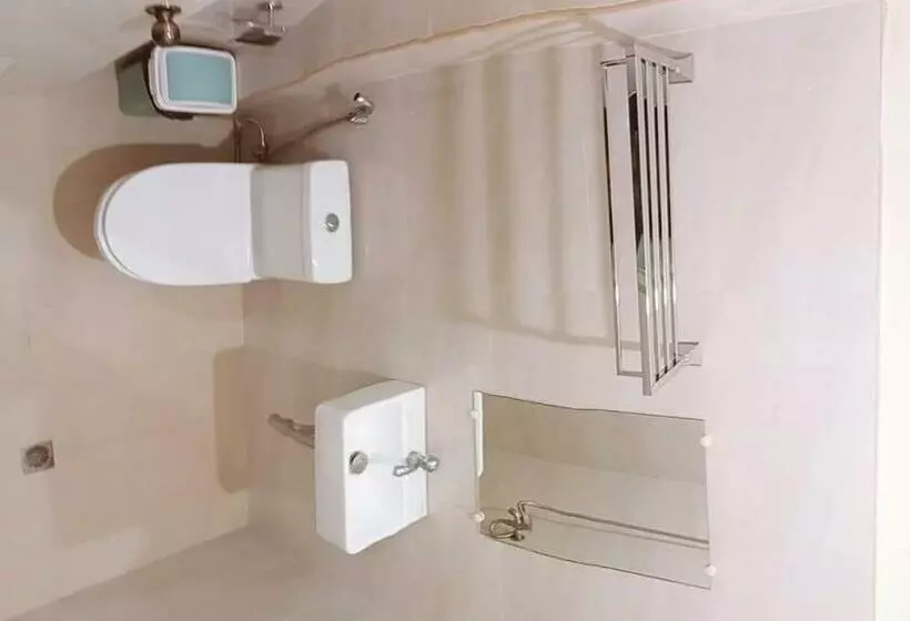 هتل کپسول Avelina Inn