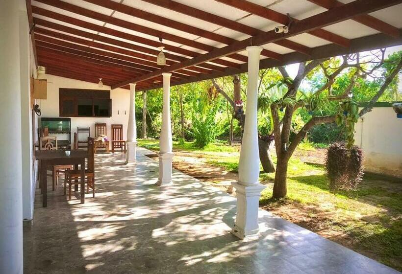 Lucky Hotel Tangalle