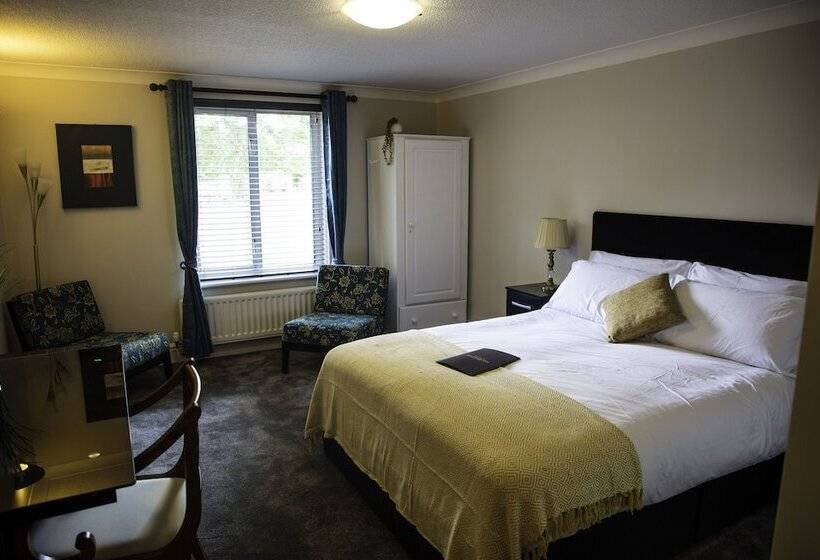 Отель The Charlton Boutique