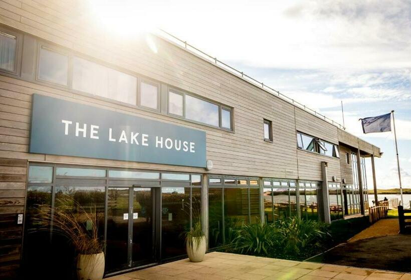 ホテル The Lake House