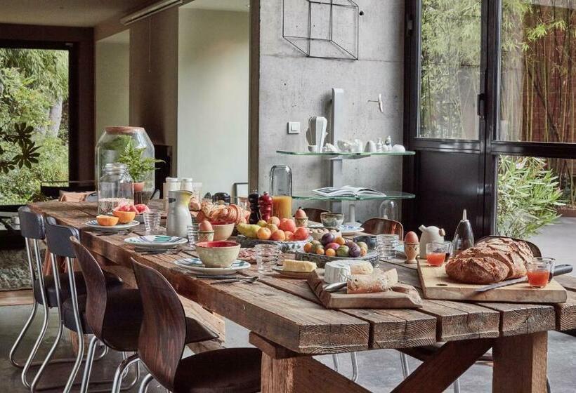 פנסיון La Porte Rouge Rbx