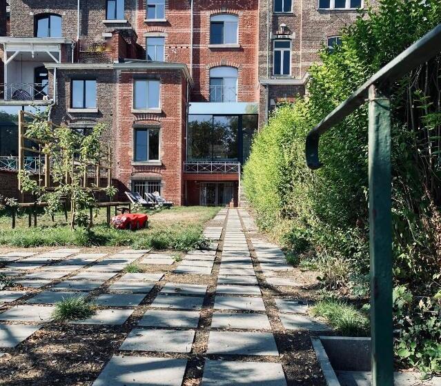 تختخواب و صبحانه Maison Henri Namur