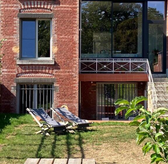 تختخواب و صبحانه Maison Henri Namur