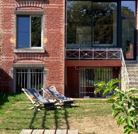 تختخواب و صبحانه Maison Henri Namur