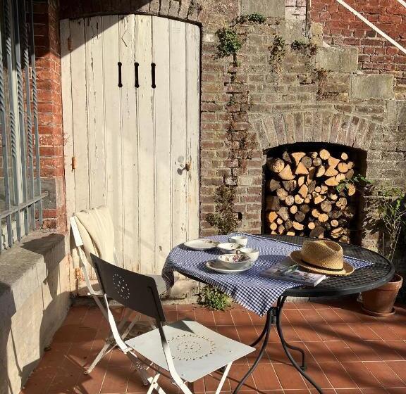 تختخواب و صبحانه Maison Henri Namur