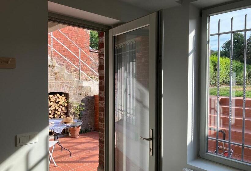 تختخواب و صبحانه Maison Henri Namur