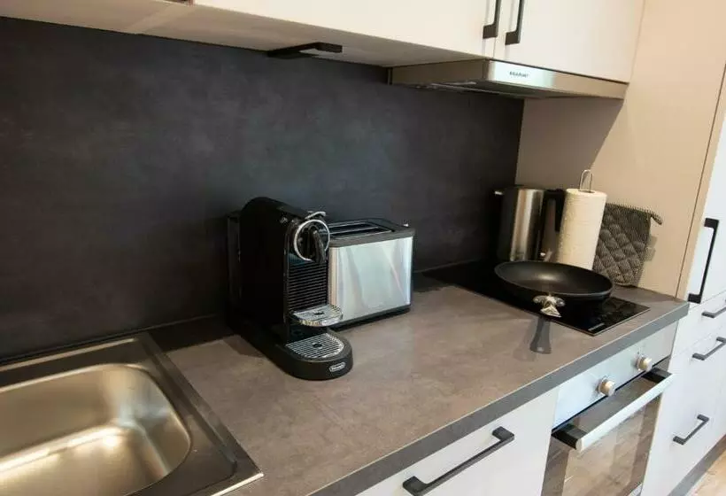 Livin63 Studio Apartments