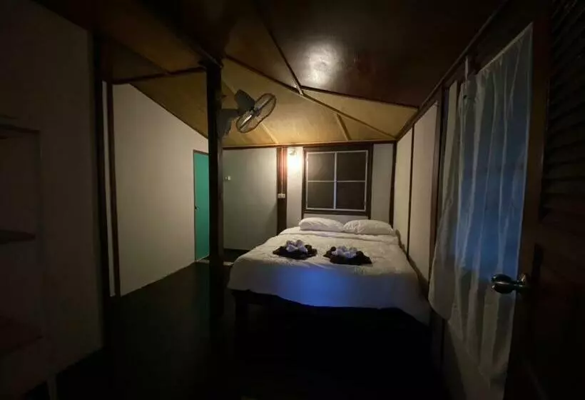 リゾートホテル Chaw Koh Chaloklum Bungalow