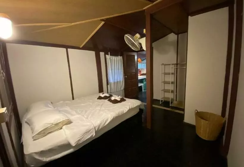 リゾートホテル Chaw Koh Chaloklum Bungalow