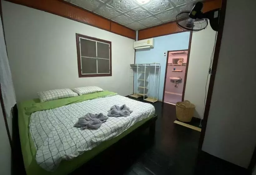 リゾートホテル Chaw Koh Chaloklum Bungalow
