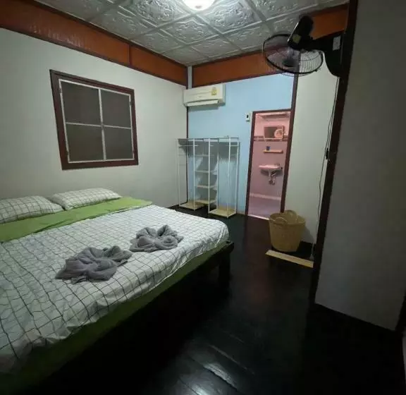 リゾートホテル Chaw Koh Chaloklum Bungalow