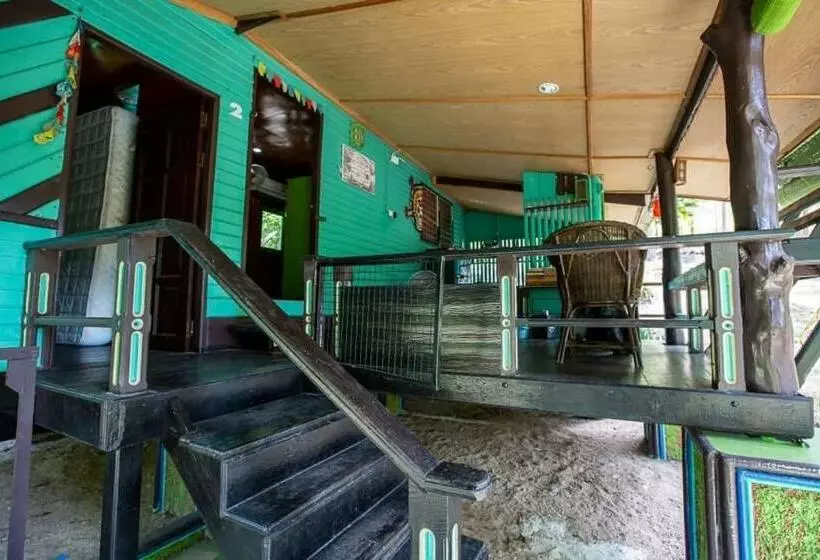 リゾートホテル Chaw Koh Chaloklum Bungalow