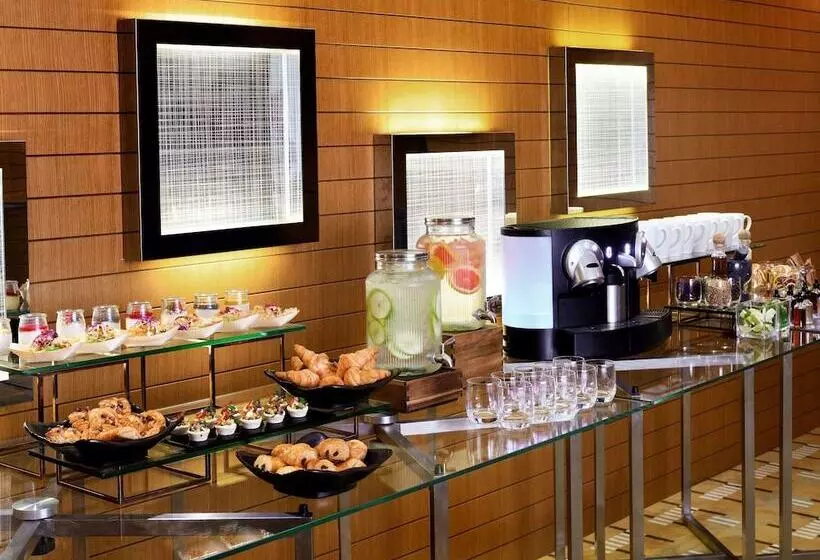 Adagio Premium Dubai Al Barsha