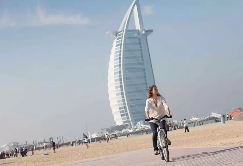 Adagio Premium Dubai Al Barsha