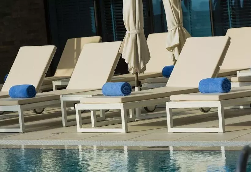 Adagio Premium Dubai Al Barsha