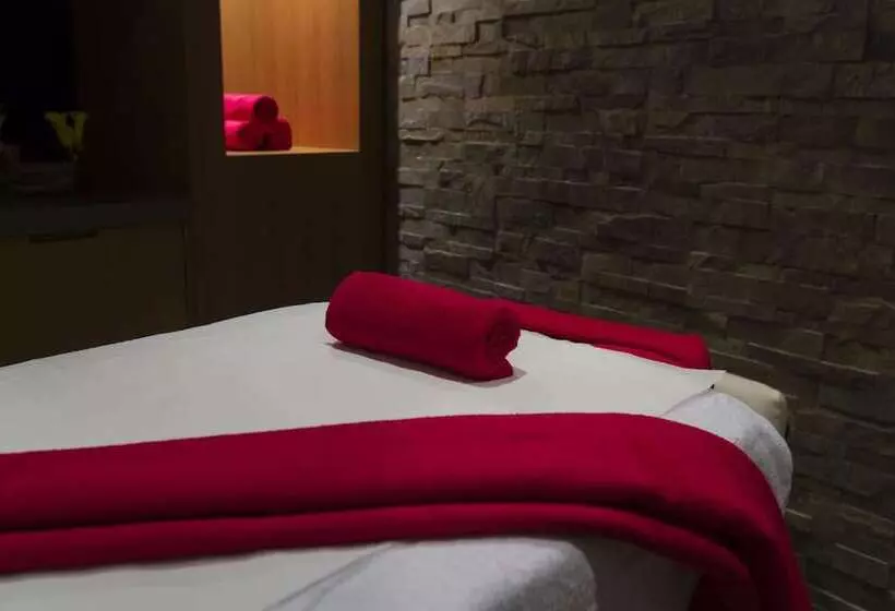 Adagio Premium Dubai Al Barsha