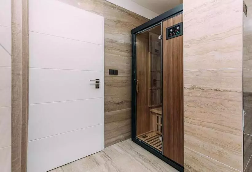 Ea Hotel Kraskov