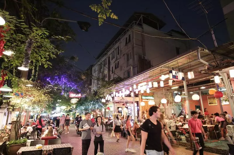 مسافرخانه Sawasdee House