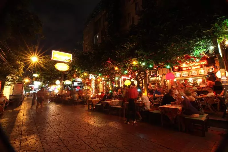 مسافرخانه Sawasdee House