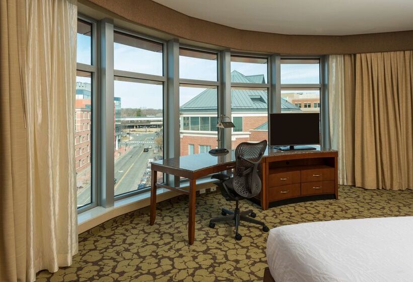 בית מלון כפרי Hilton Garden Inn Alexandria Old Town National Harbor