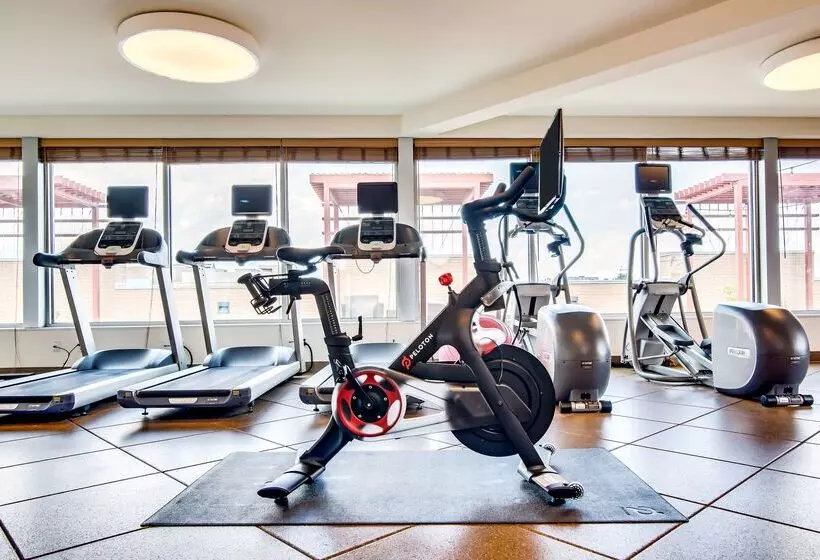 فندق Hilton Garden Inn Alexandria Old Town National Harbor